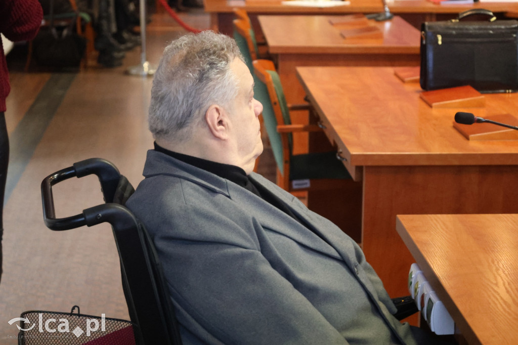 Symboliczne gesty podczas sesji rady miejskiej