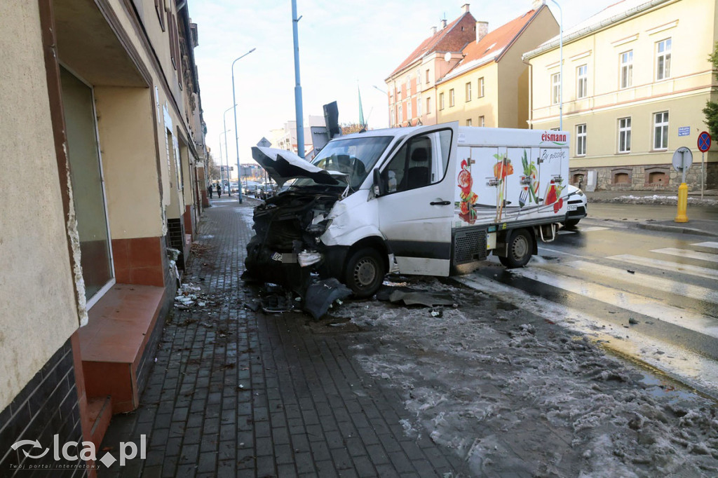 Groźna kolizja na skrzyżowaniu