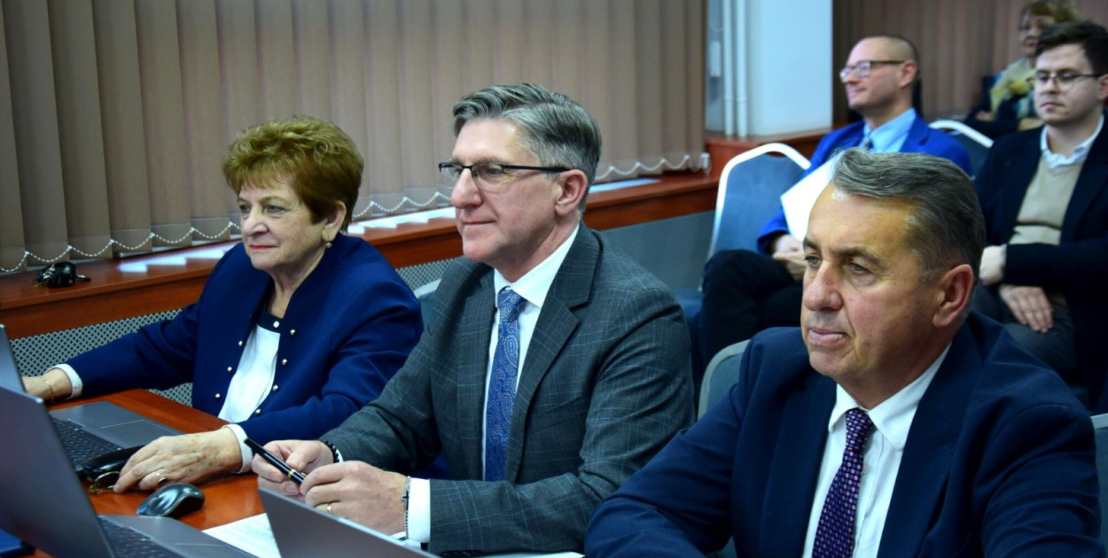 Rada Powiatu Legnickiego podjęła pięć uchwał