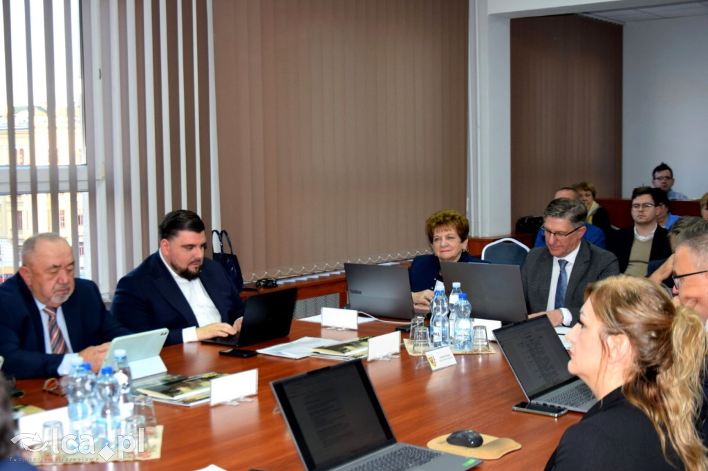 Rada Powiatu Legnickiego podjęła pięć uchwał