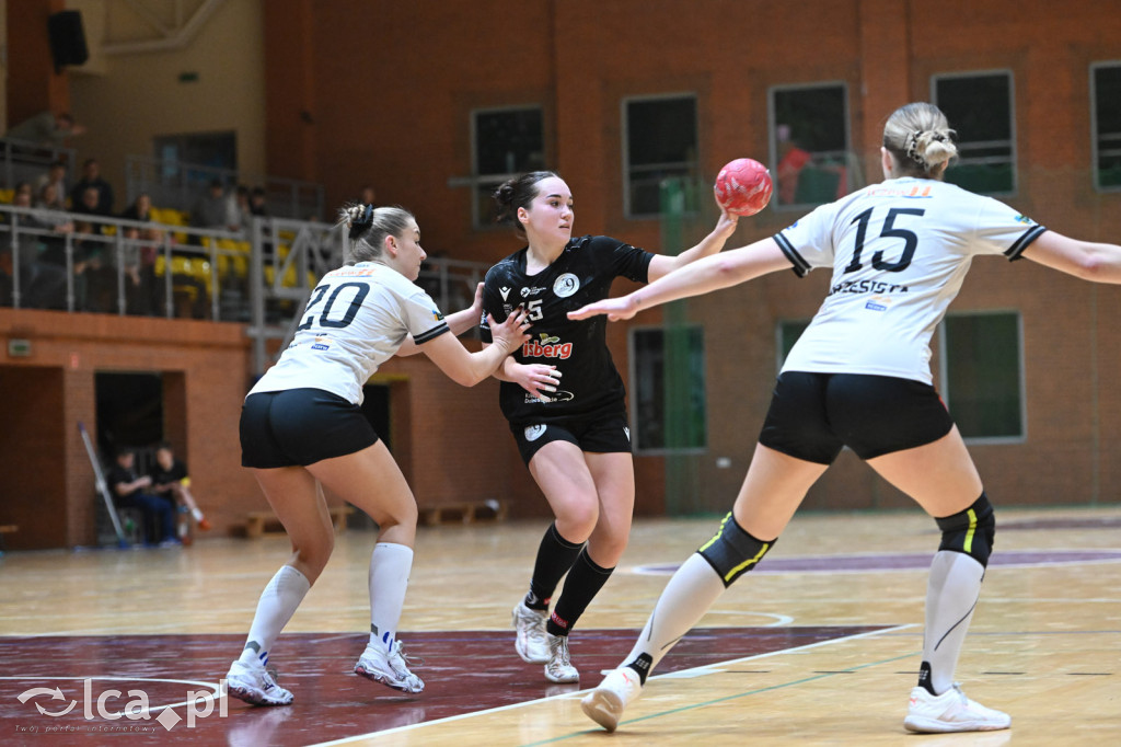 EISBERG Dziewiątka Legnica rozbiła Sambor Tczew