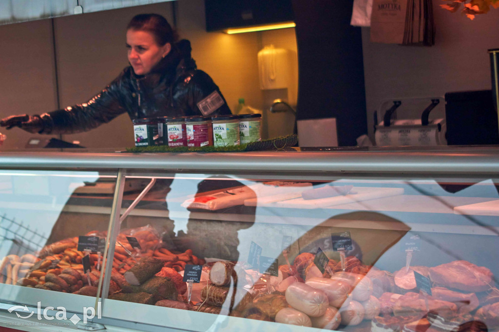 Targowisko w Bartoszowie kusi świątecznym klimatem