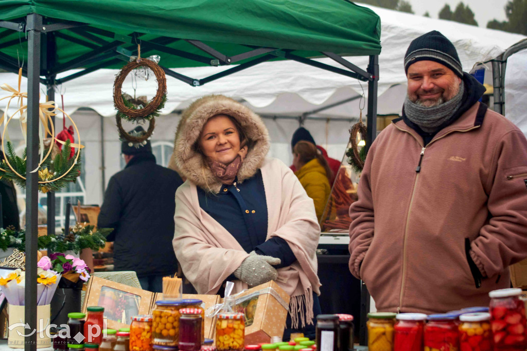 Targowisko w Bartoszowie kusi świątecznym klimatem