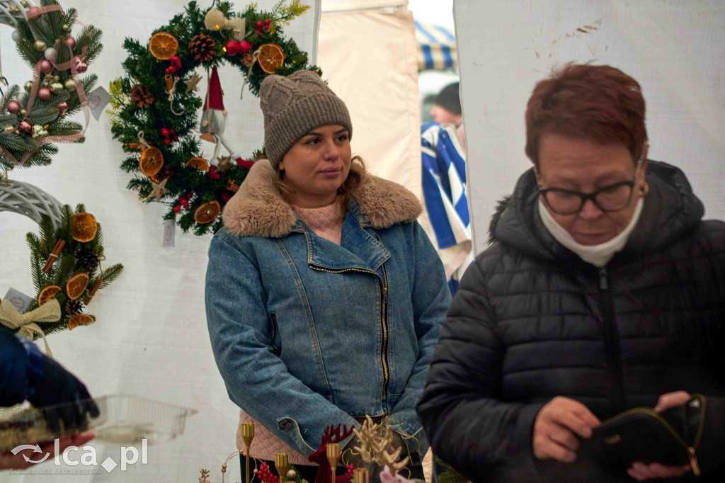 Targowisko w Bartoszowie kusi świątecznym klimatem