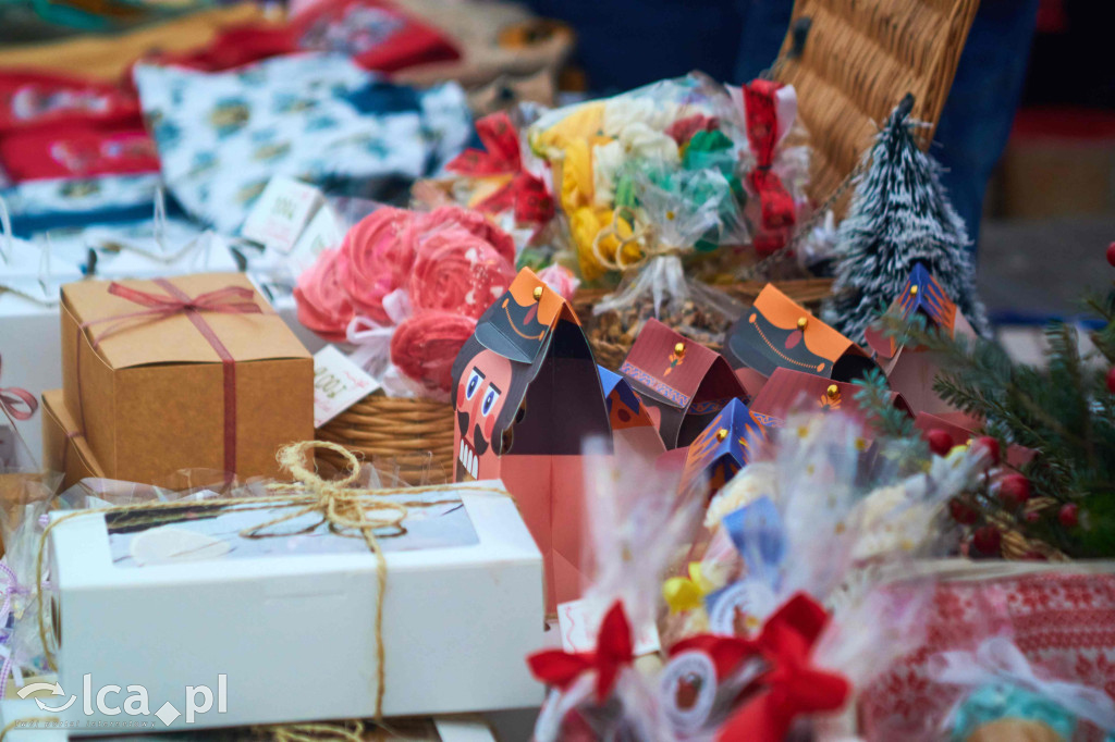 Targowisko w Bartoszowie kusi świątecznym klimatem