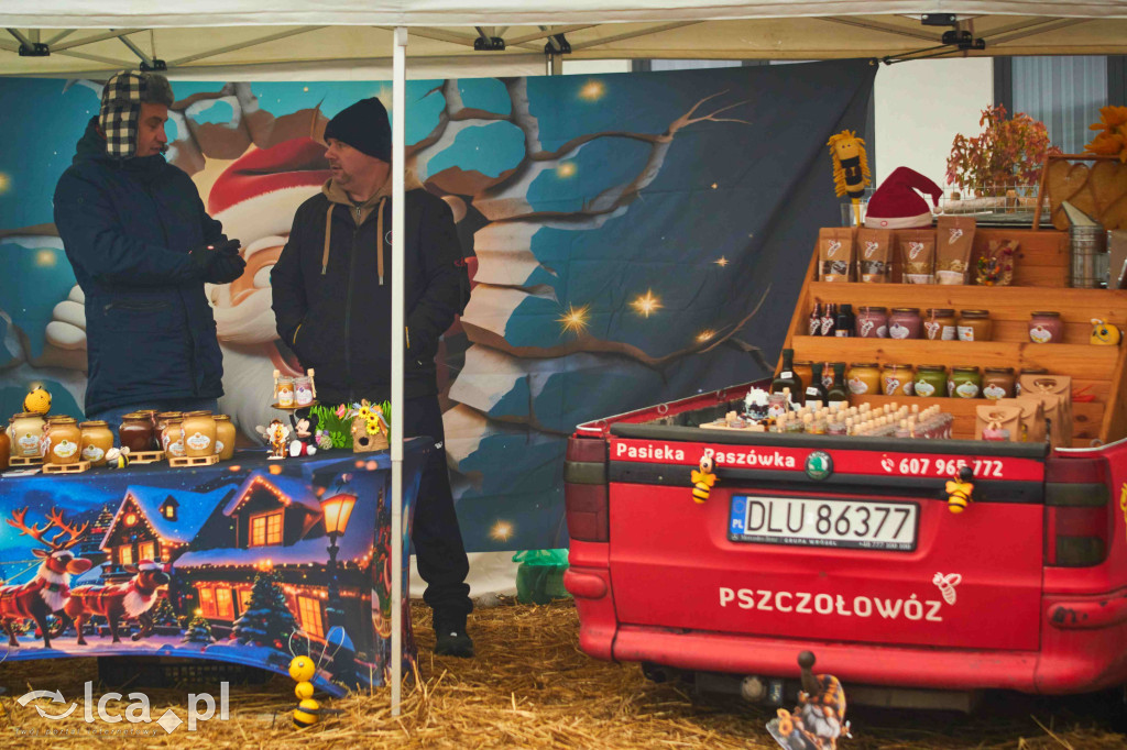 Targowisko w Bartoszowie kusi świątecznym klimatem