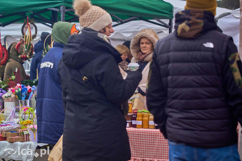 Targowisko w Bartoszowie kusi świątecznym klimatem