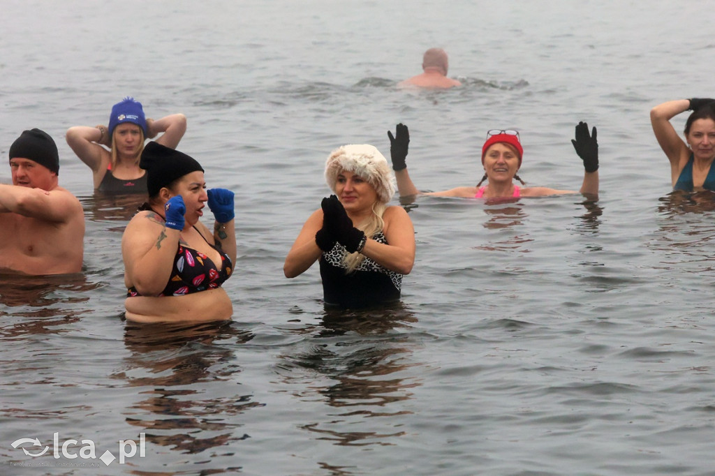 Legnickie Morsy w lodowatej wodzie