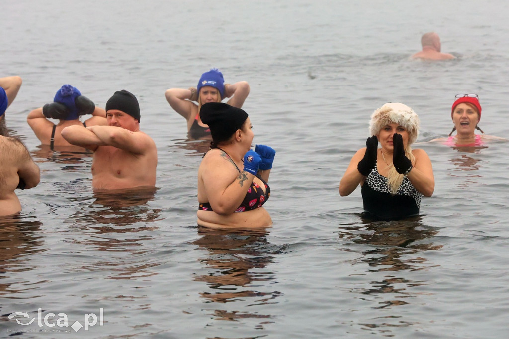 Legnickie Morsy w lodowatej wodzie