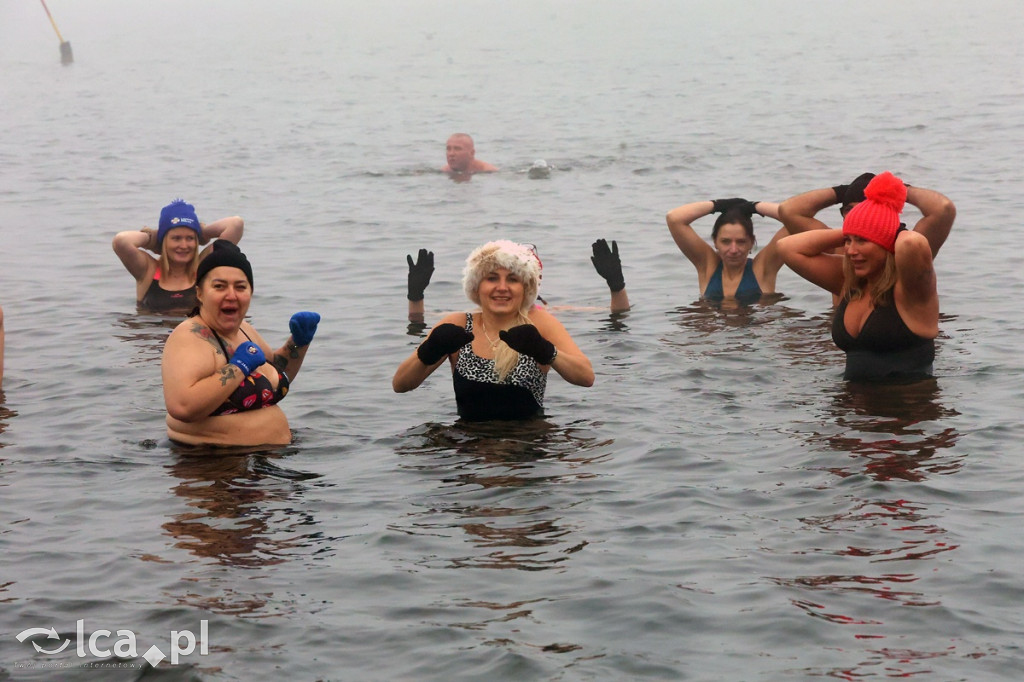 Legnickie Morsy w lodowatej wodzie