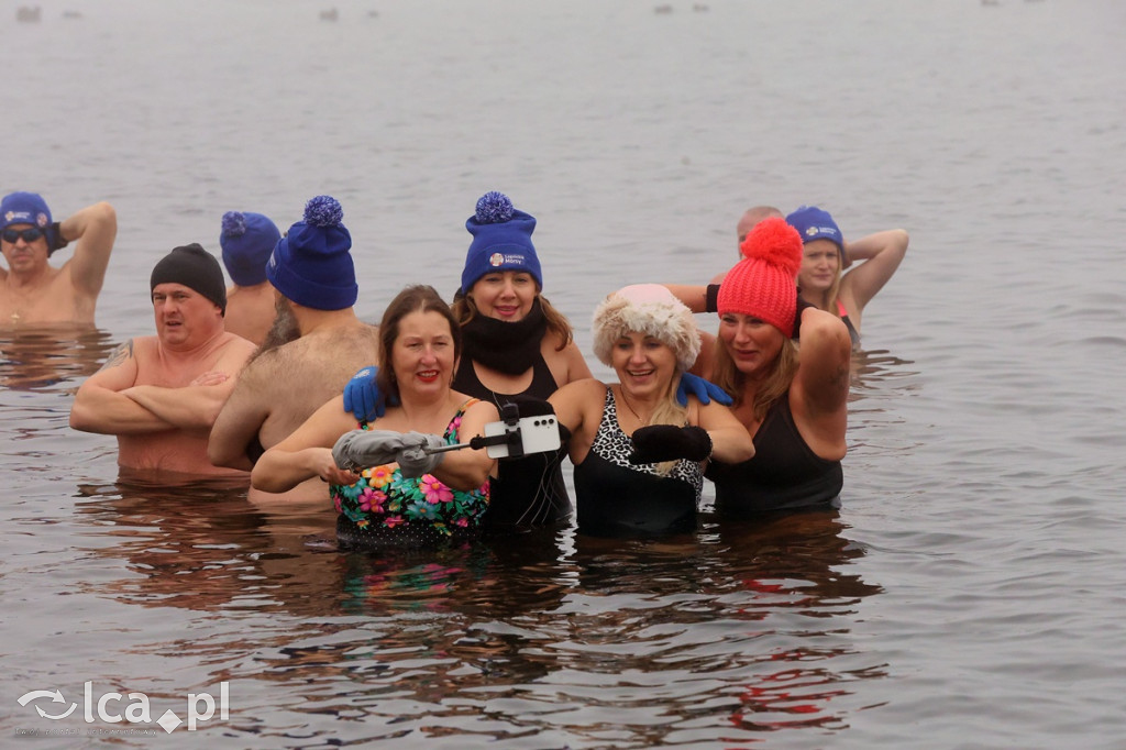 Legnickie Morsy w lodowatej wodzie