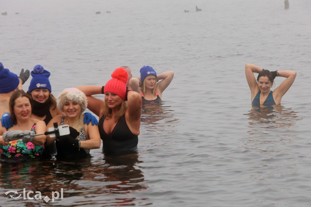 Legnickie Morsy w lodowatej wodzie