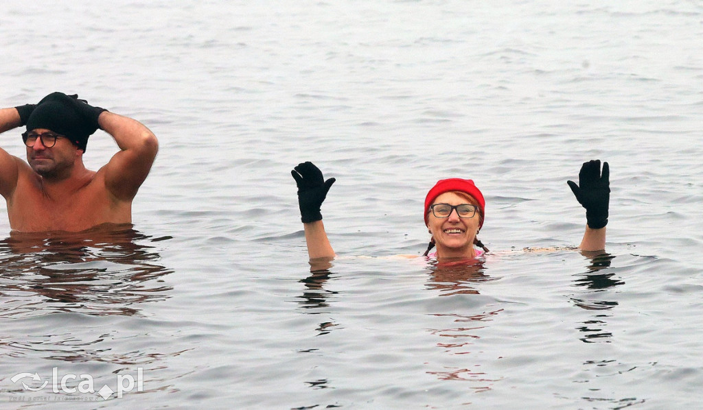 Legnickie Morsy w lodowatej wodzie