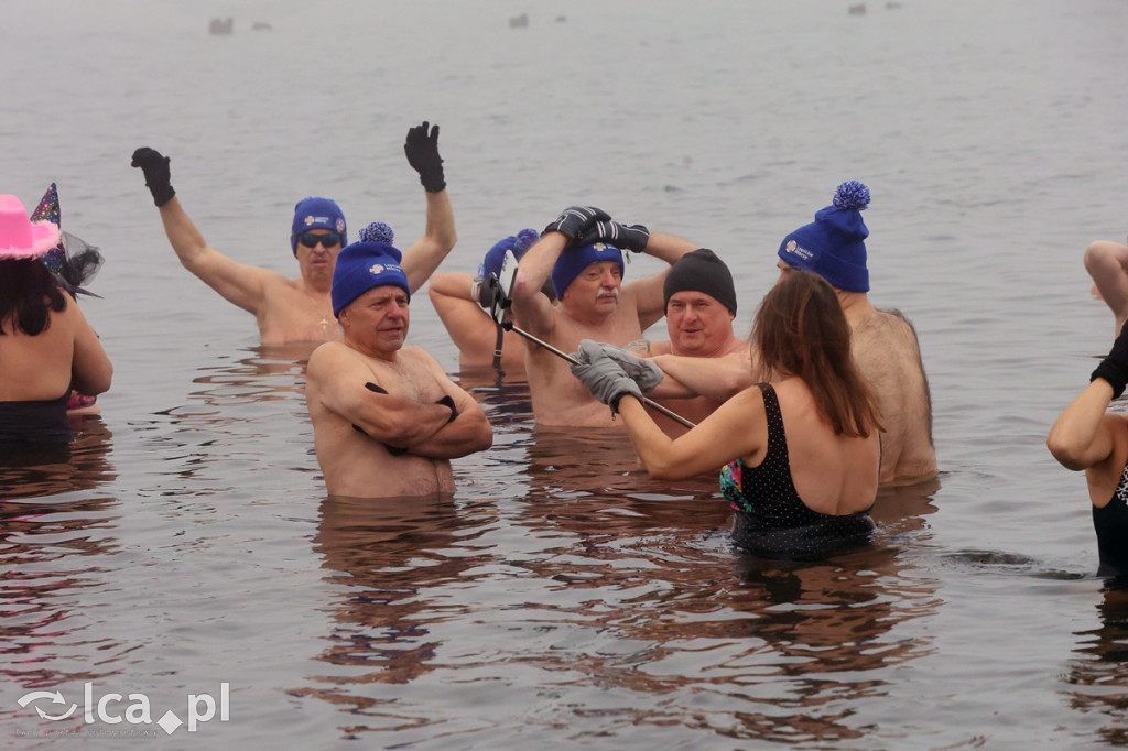 Legnickie Morsy w lodowatej wodzie