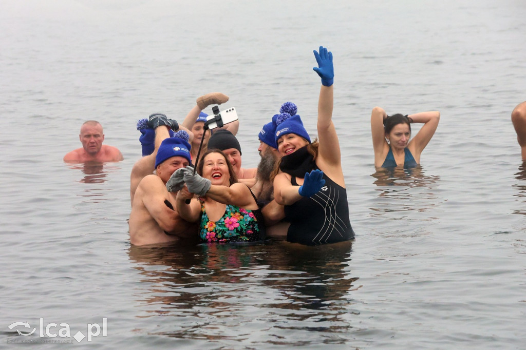Legnickie Morsy w lodowatej wodzie