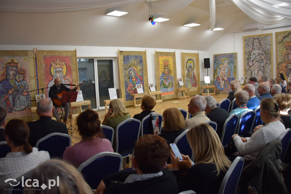 Wernisaż „Madonny Kresowe w mozaice recyklingowej”