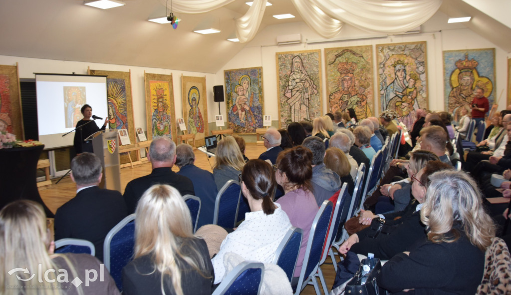 Wernisaż „Madonny Kresowe w mozaice recyklingowej”