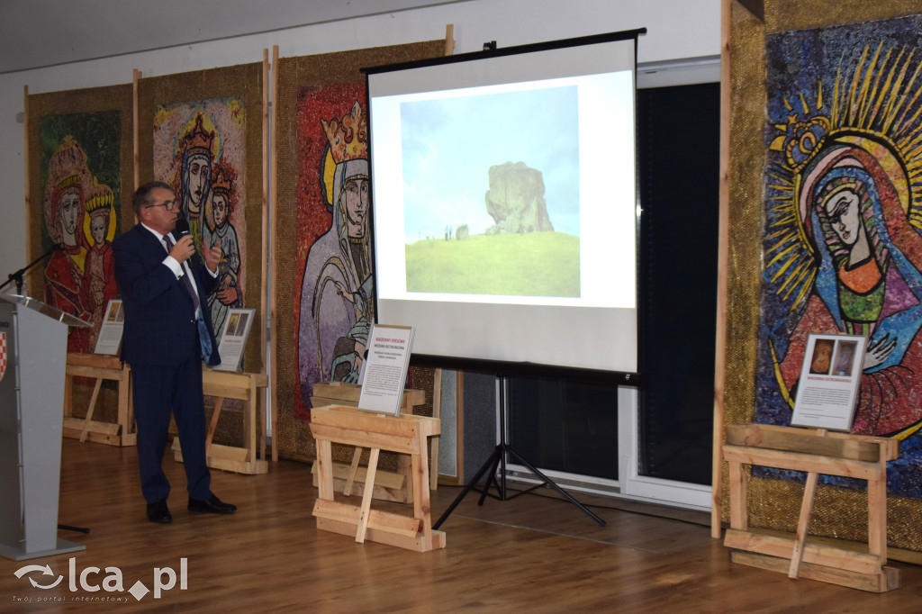 Wernisaż „Madonny Kresowe w mozaice recyklingowej”