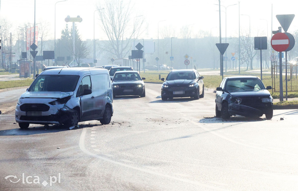 Wypadek na rondzie Niepodległości w Legnicy