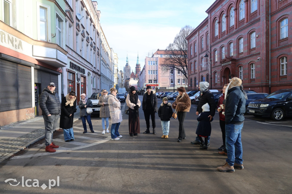 Ponad 50 osób na charytatywnym spacerze po Legnicy