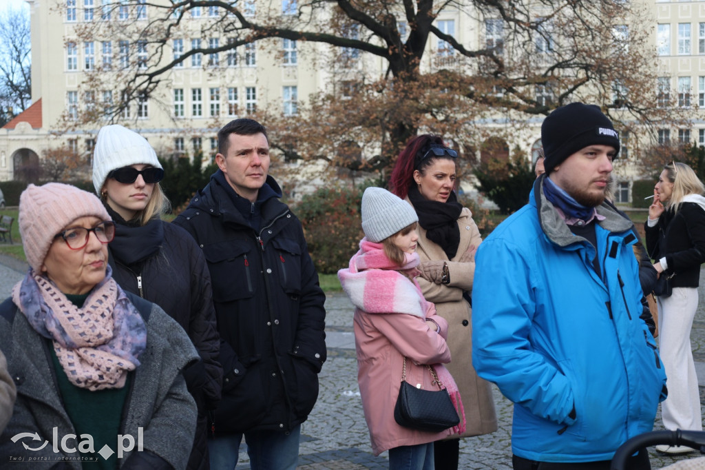 Ponad 50 osób na charytatywnym spacerze po Legnicy