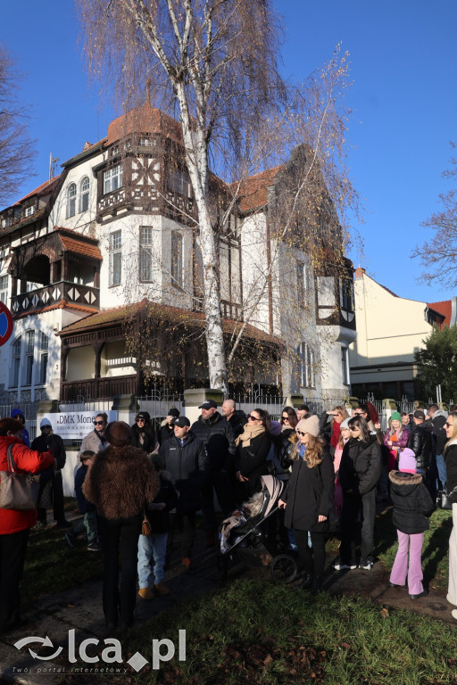 Ponad 50 osób na charytatywnym spacerze po Legnicy
