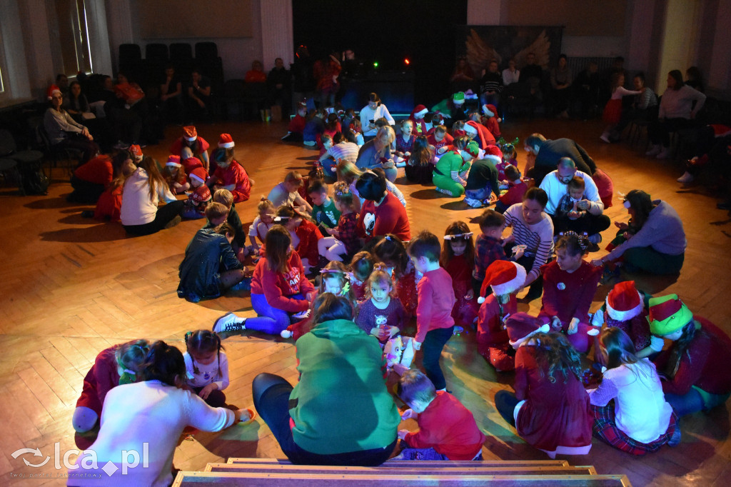 Mikołajkowa zabawa w MCK