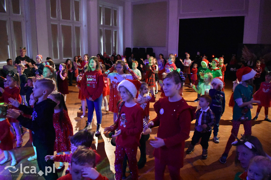 Mikołajkowa zabawa w MCK