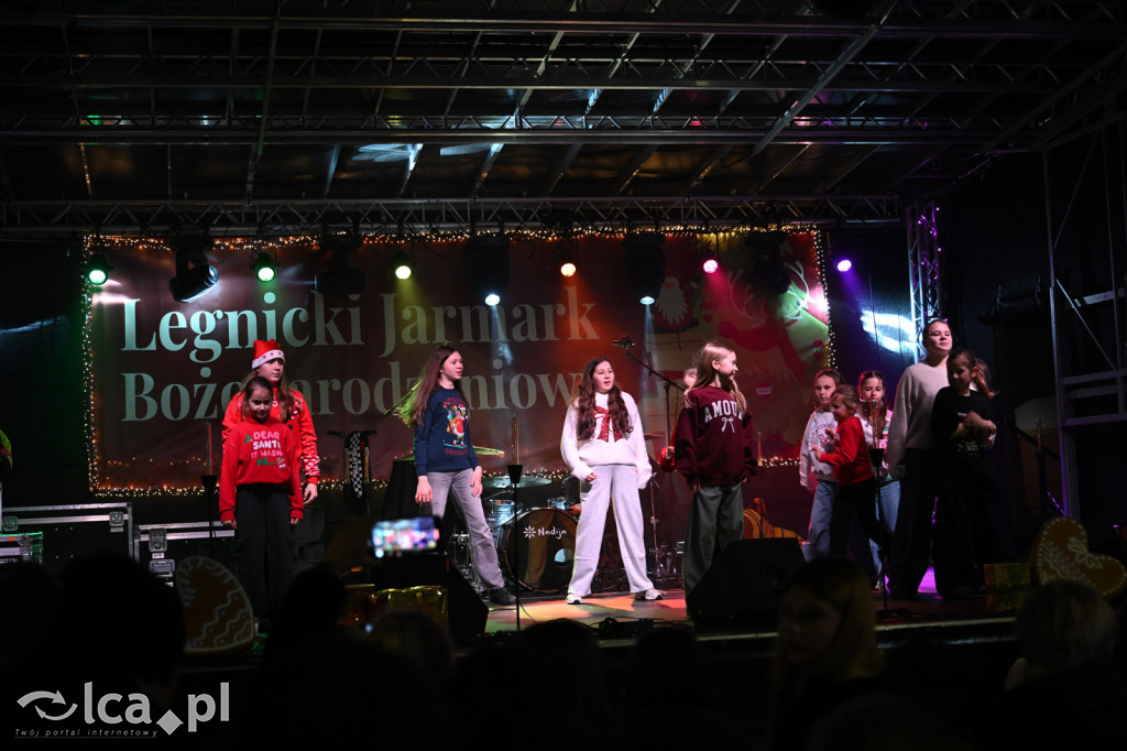 Rynek pachniał piernikami, scena przyciągała tłumy