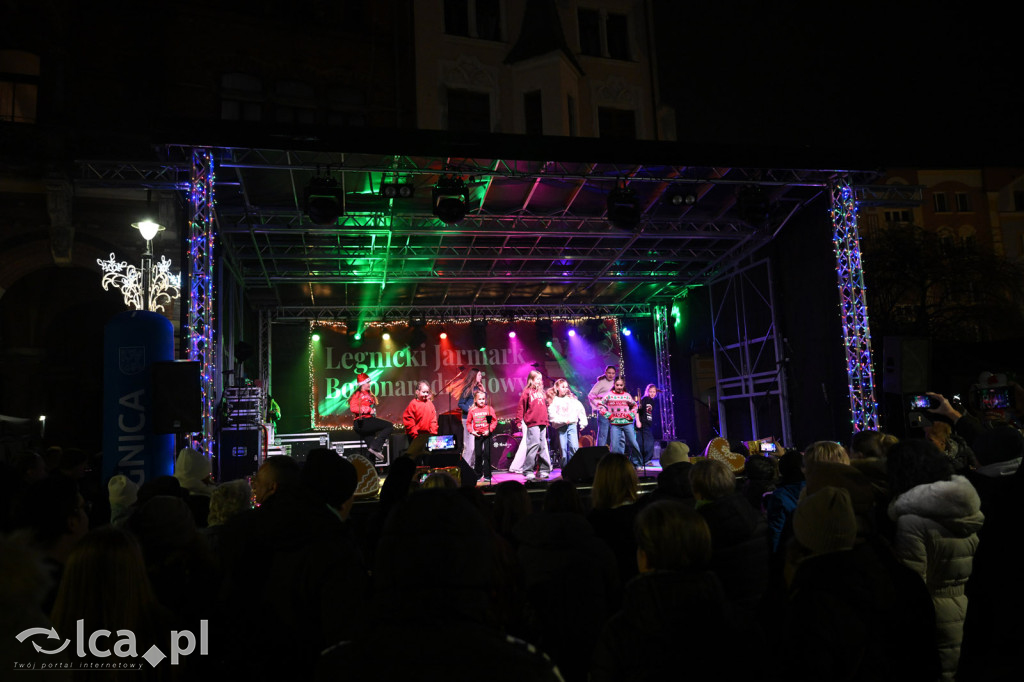 Rynek pachniał piernikami, scena przyciągała tłumy