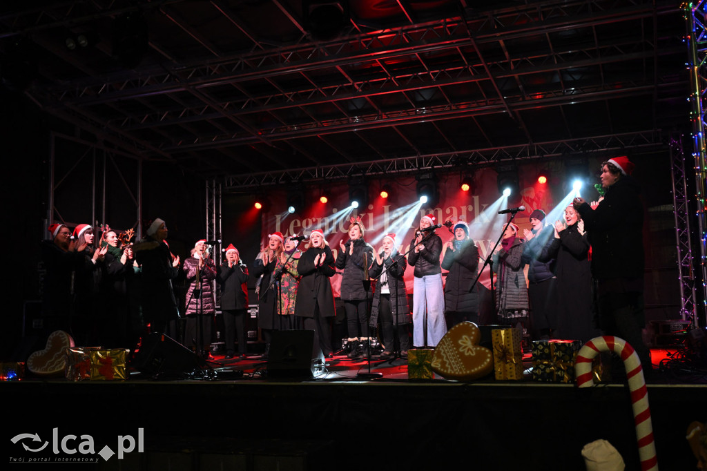 Rynek pachniał piernikami, scena przyciągała tłumy