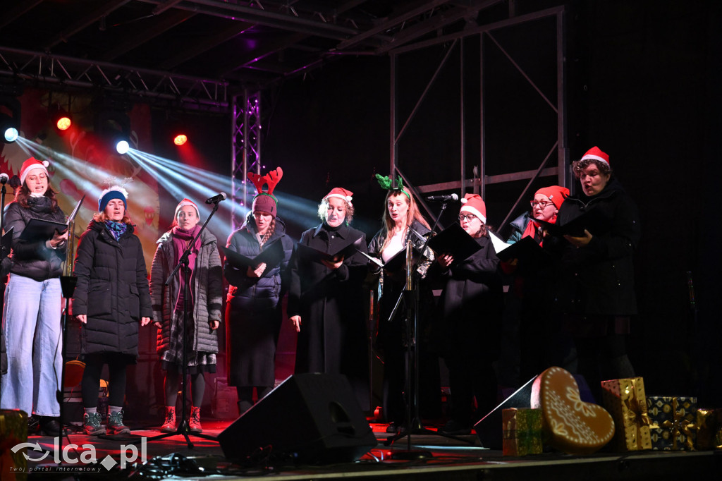 Rynek pachniał piernikami, scena przyciągała tłumy