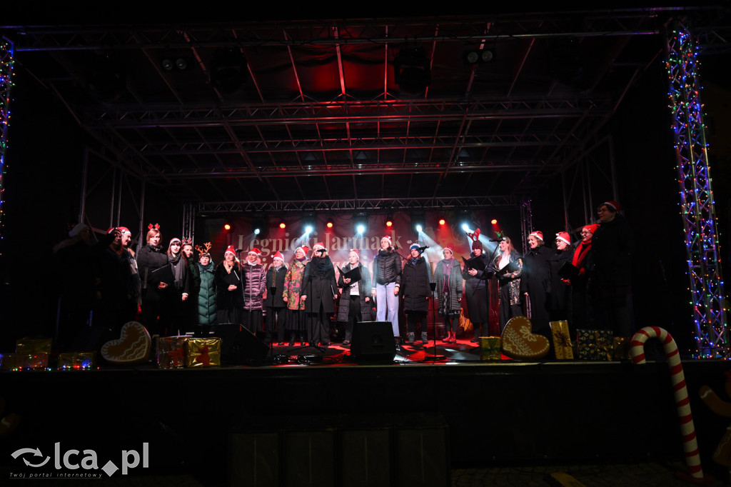 Rynek pachniał piernikami, scena przyciągała tłumy
