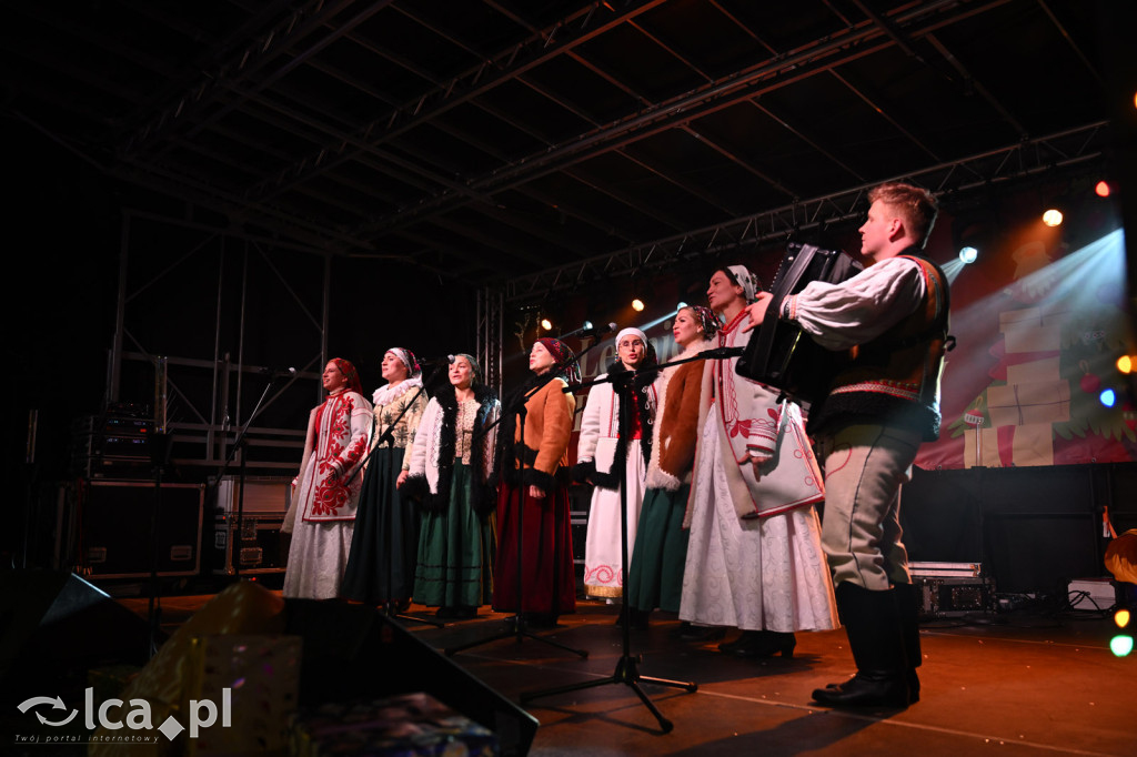 Rynek pachniał piernikami, scena przyciągała tłumy
