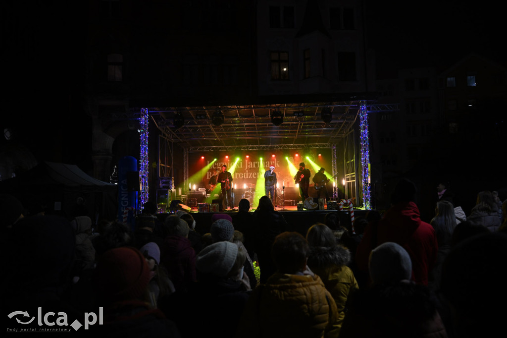 Rynek pachniał piernikami, scena przyciągała tłumy