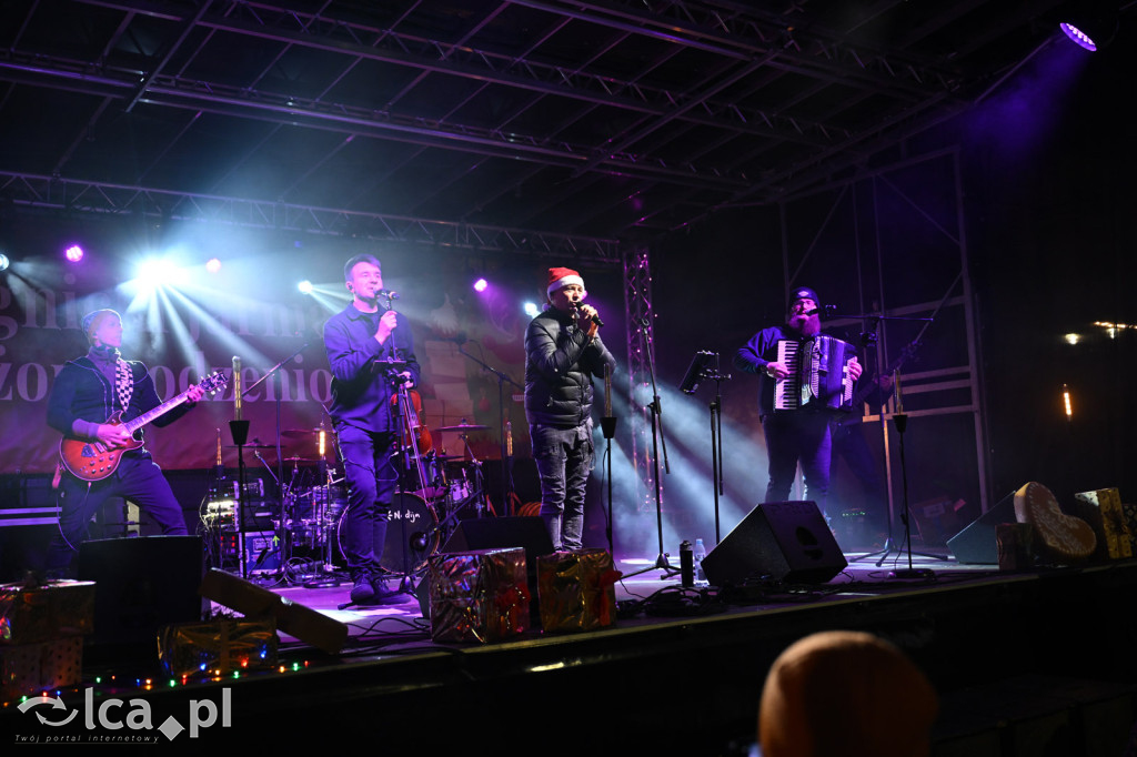 Rynek pachniał piernikami, scena przyciągała tłumy