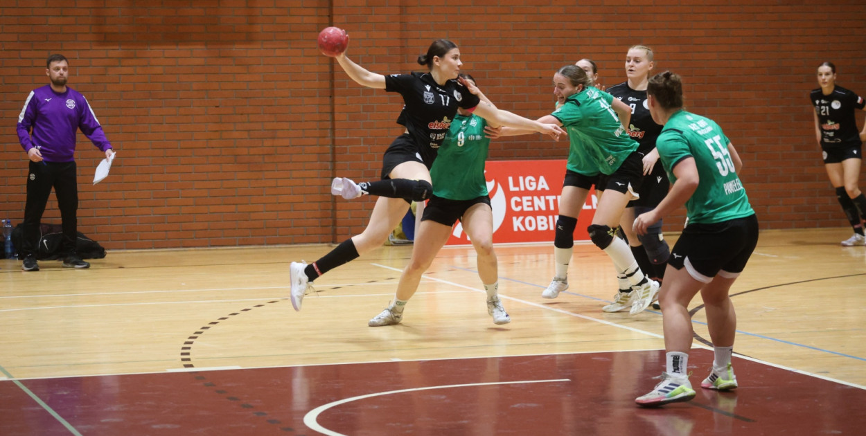 Dziewiątka minimalnie gorsza od AZS AWF