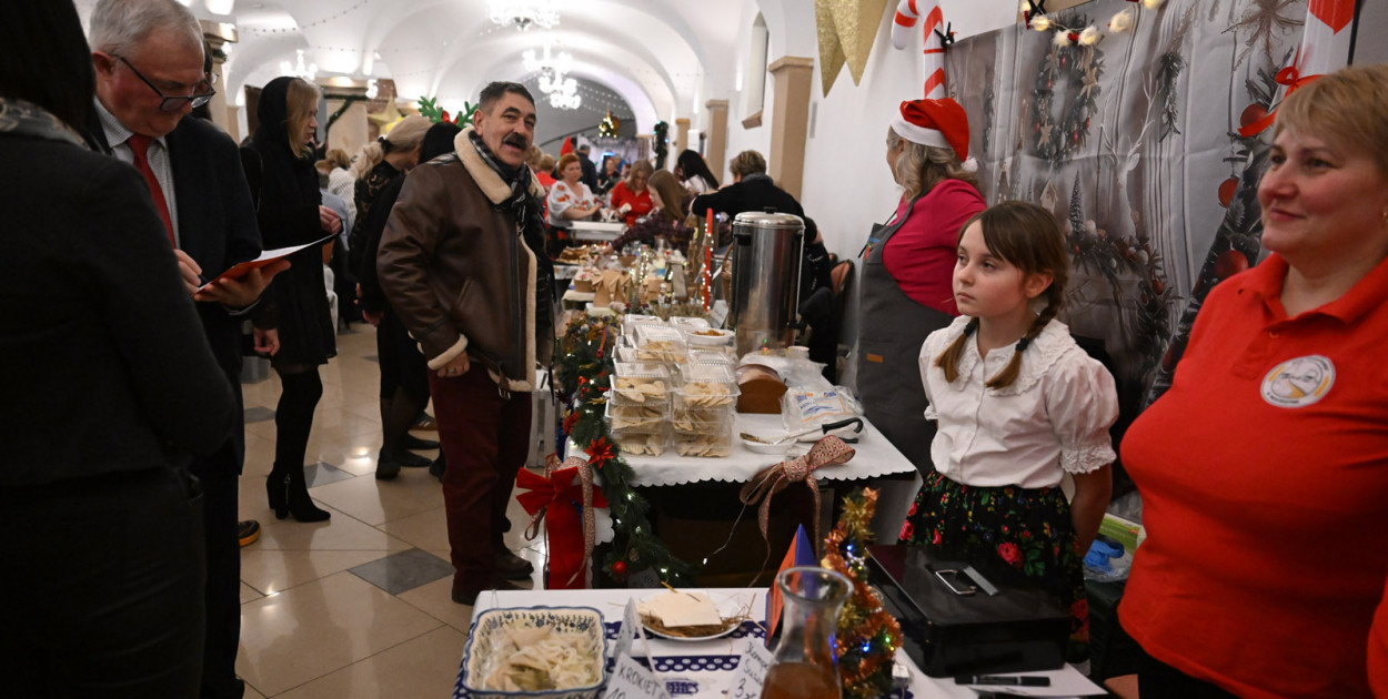 Kaczawski Jarmark Bożonarodzeniowy w pałacu