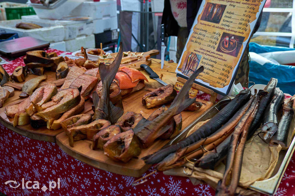 Tłumy na nowym targowisku w Bartoszowie
