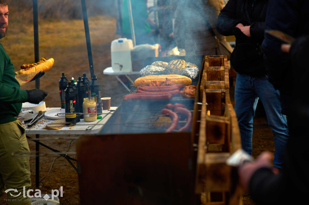 Tłumy na nowym targowisku w Bartoszowie