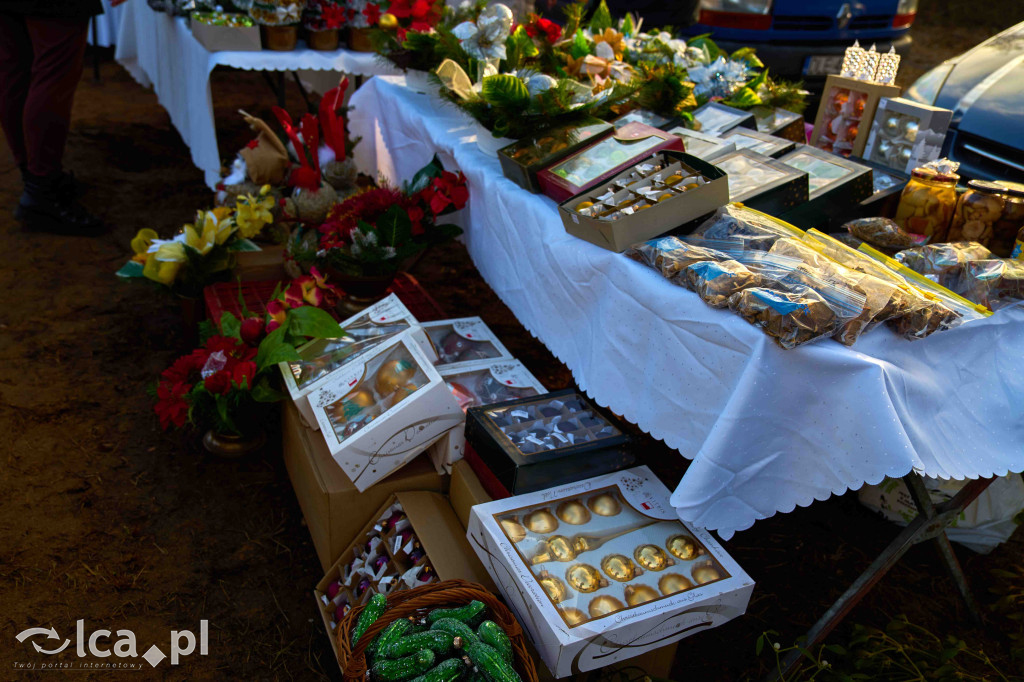 Tłumy na nowym targowisku w Bartoszowie