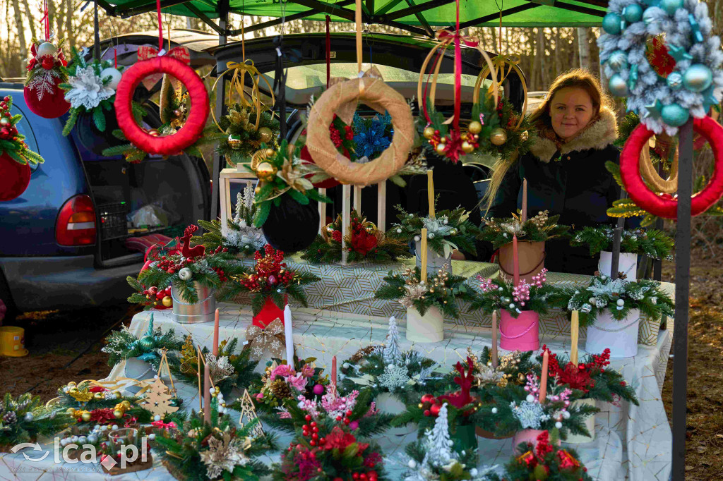 Tłumy na nowym targowisku w Bartoszowie