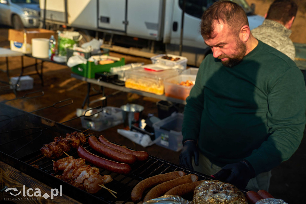 Tłumy na nowym targowisku w Bartoszowie