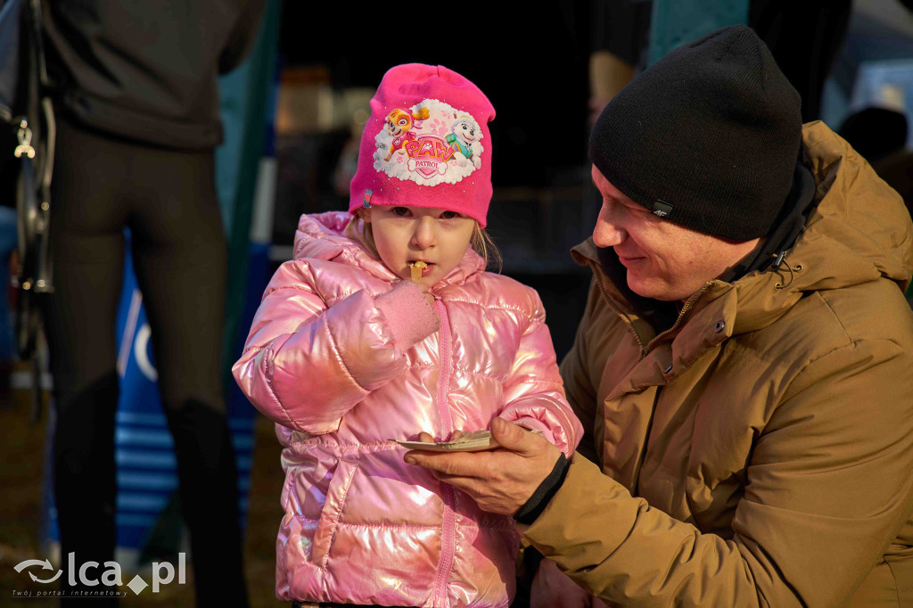 Tłumy na nowym targowisku w Bartoszowie