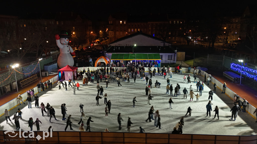 Pierwszy ślizg na Sejmowej z poślizgiem, ale udany