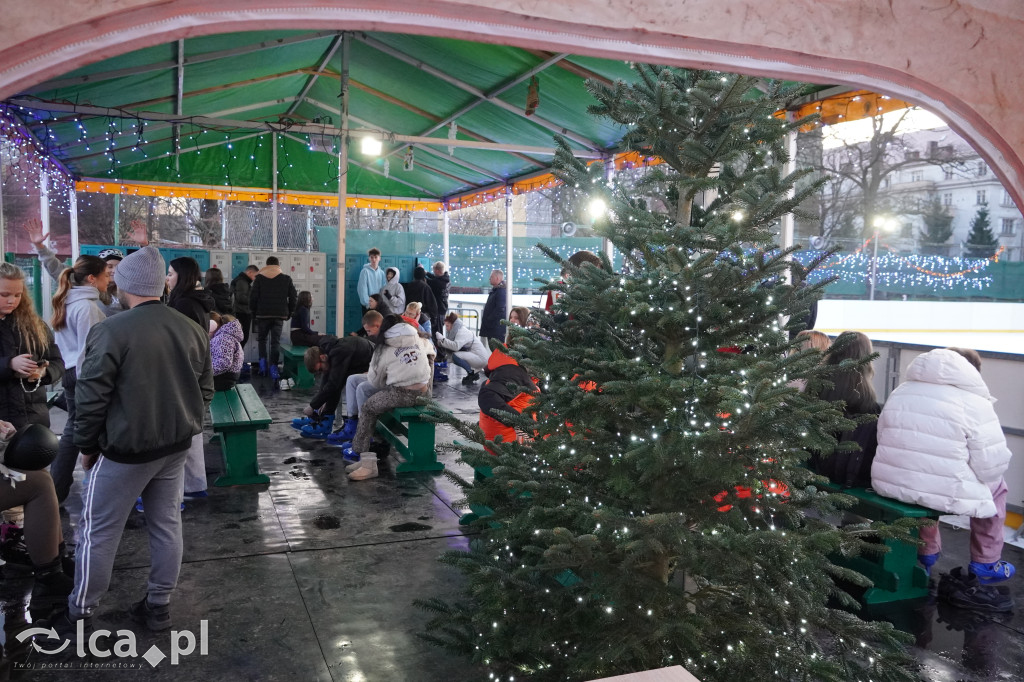 Pierwszy ślizg na Sejmowej z poślizgiem, ale udany