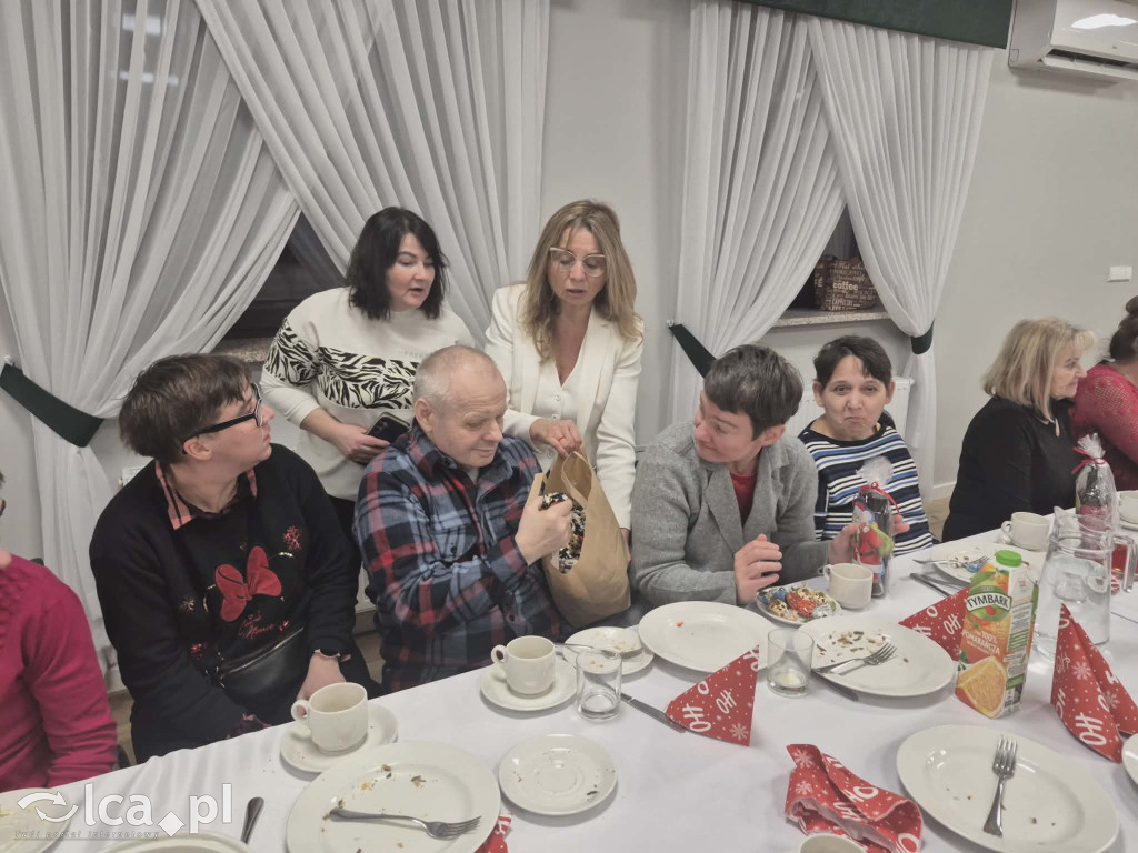 Przedświąteczne spotkanie przy jednym stole