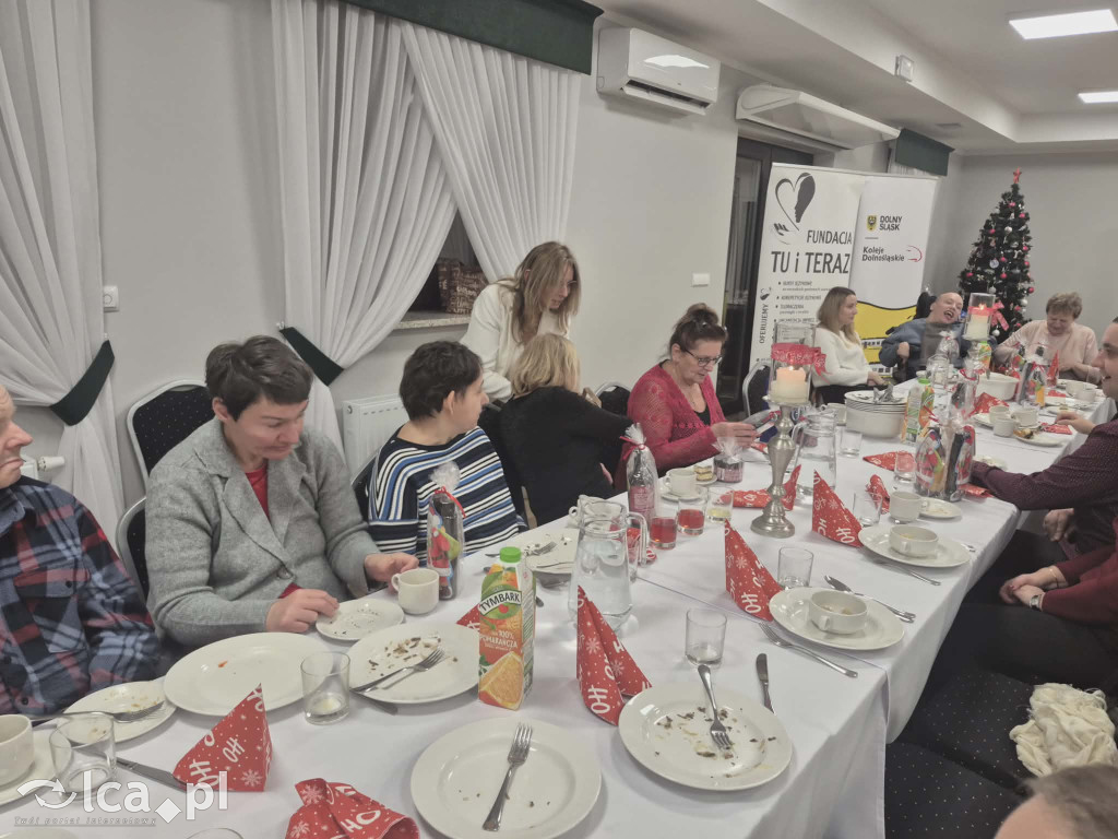 Przedświąteczne spotkanie przy jednym stole