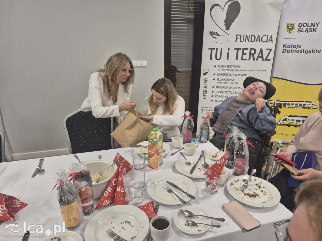 Przedświąteczne spotkanie przy jednym stole