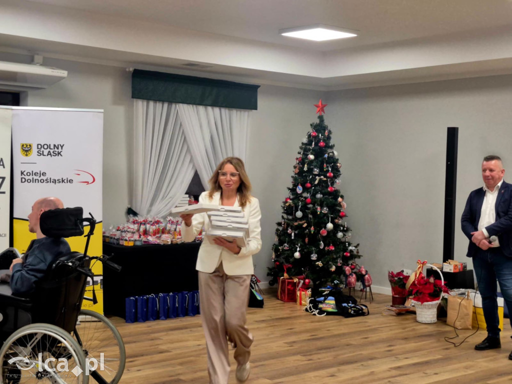 Przedświąteczne spotkanie przy jednym stole